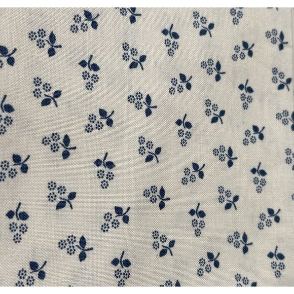 Cotton Fat Quarter 18x22 Fabric with Blue Floral Pattern - Picture 1 of 4